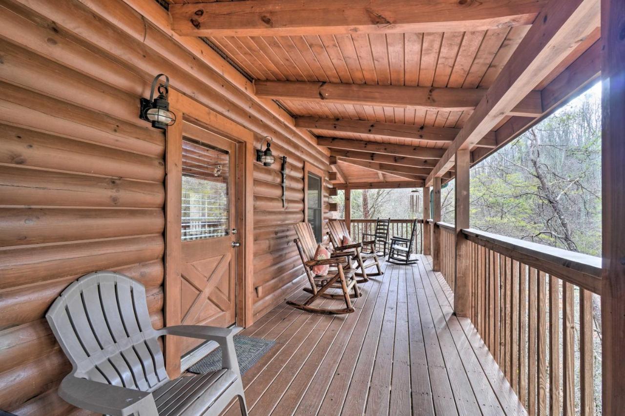 Inviting Sevierville Cabin With Deck And Hot Tub! 외부 사진