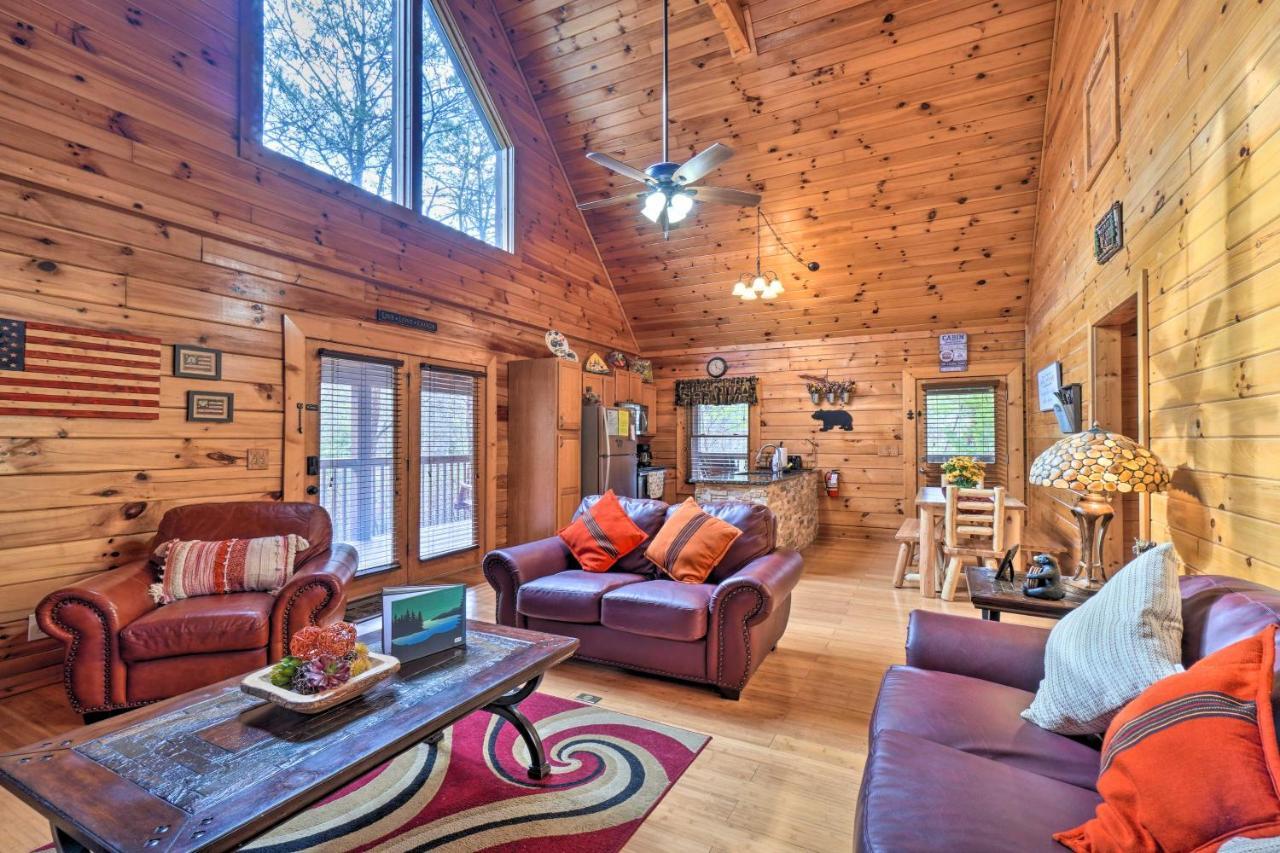 Inviting Sevierville Cabin With Deck And Hot Tub! 외부 사진