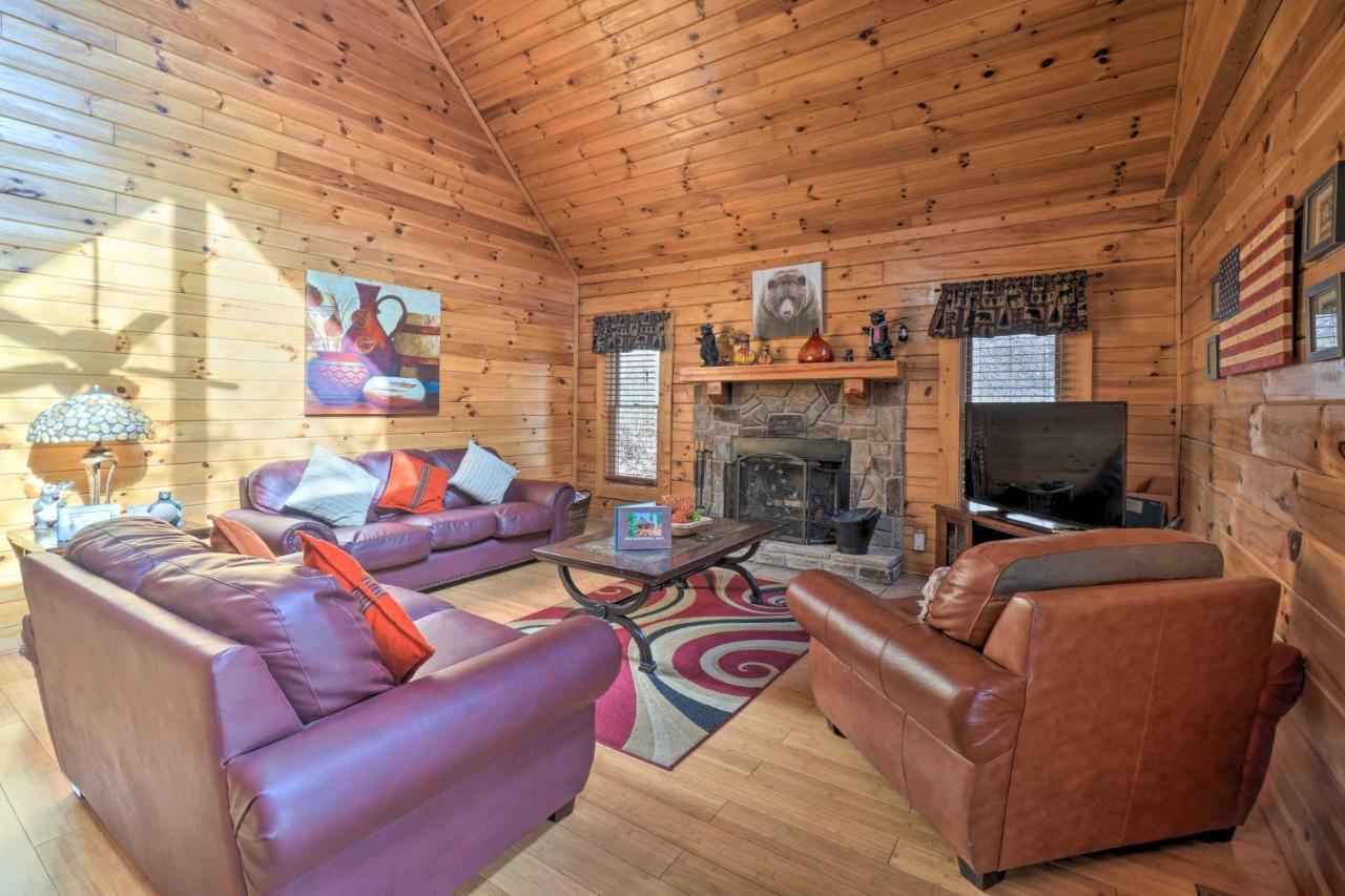 Inviting Sevierville Cabin With Deck And Hot Tub! 외부 사진