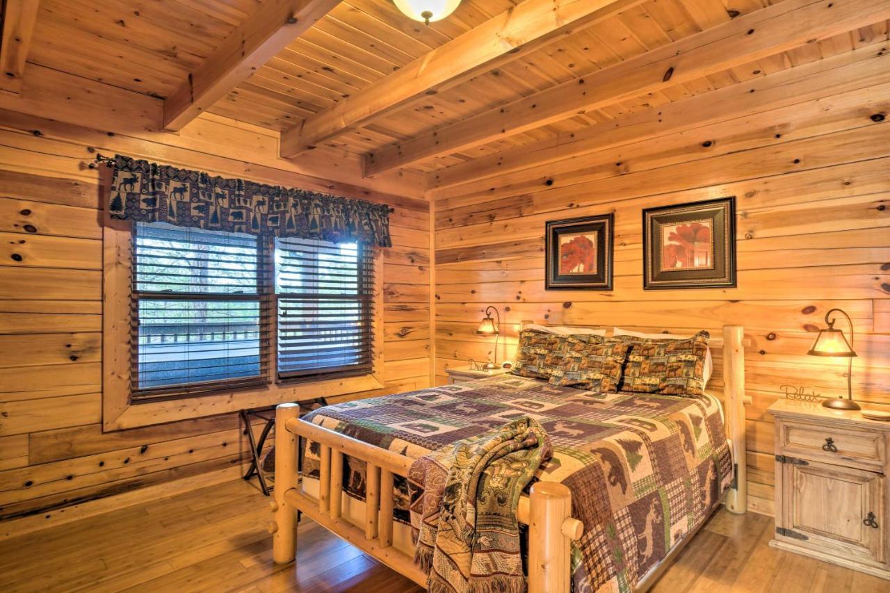Inviting Sevierville Cabin With Deck And Hot Tub! 외부 사진