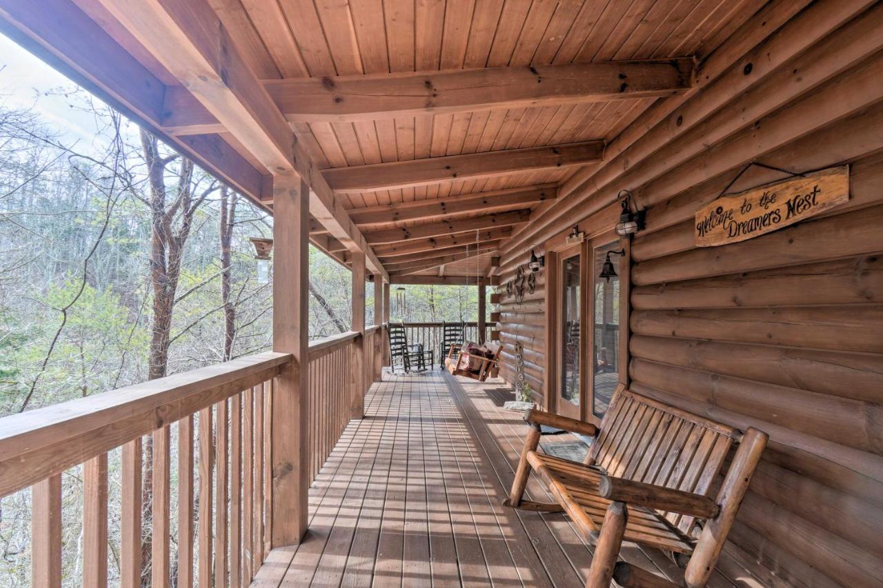 Inviting Sevierville Cabin With Deck And Hot Tub! 외부 사진